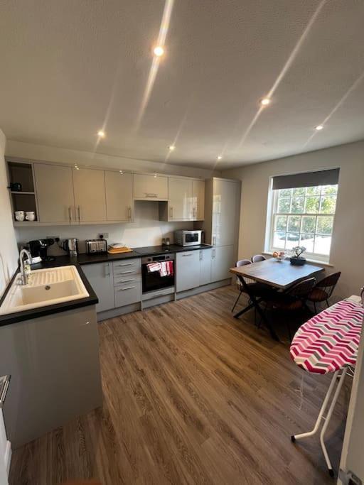 Lento Apartment Winchester Eksteriør bilde